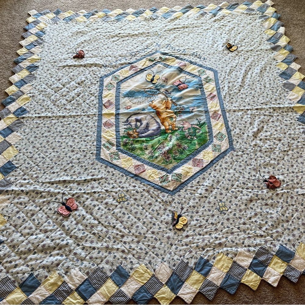 Disney Classic Pooh comforter, matching curtains in separate add.